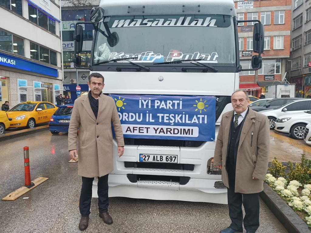 ORDU VE ÜNYE İYİ PARTİ GENÇLİK KOLLARI İLK TIRLARINI DEPREM BÖLGESİNE YOLLADI image 30