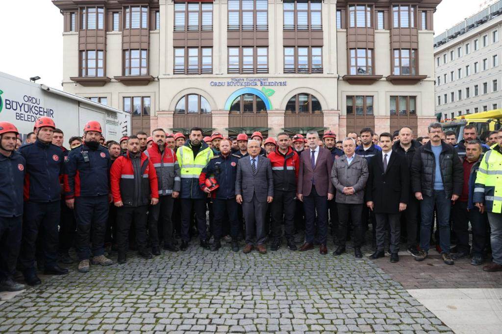 Deprem Bölgesinden Dönen Ordu Büyükşehir Ekipleri Karşılandı kah 1