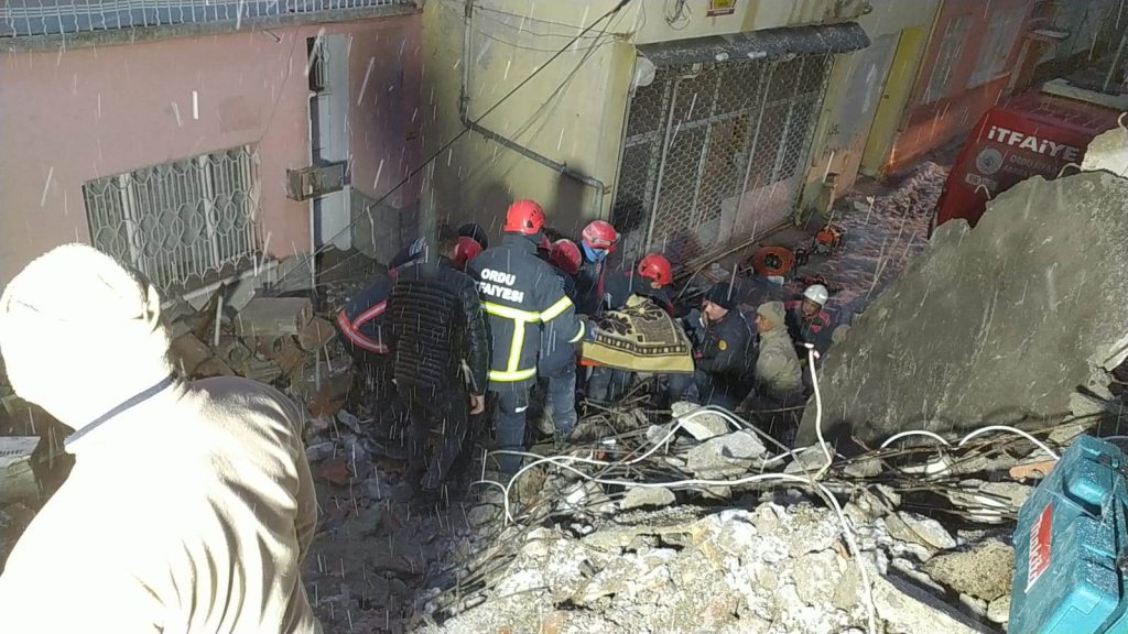 25 SAAT SONRA GELEN MUTLULUK m1