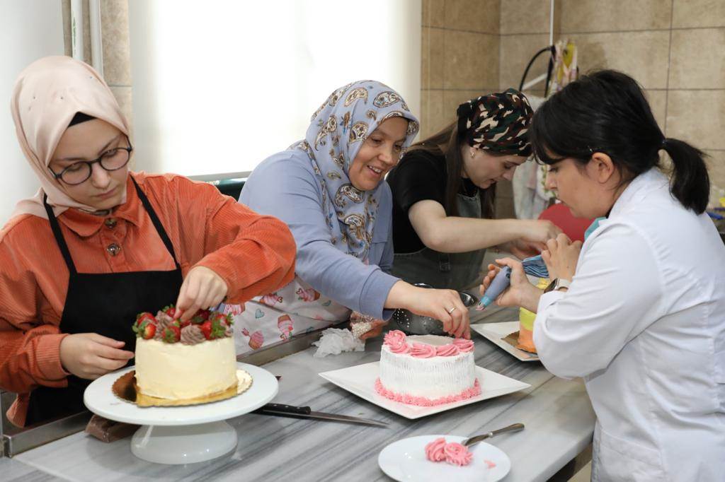 ORDULU KADINLAR İÇİN YENİ MESLEK ORDULU KADINLAR ICIN YENI MESLEK 1