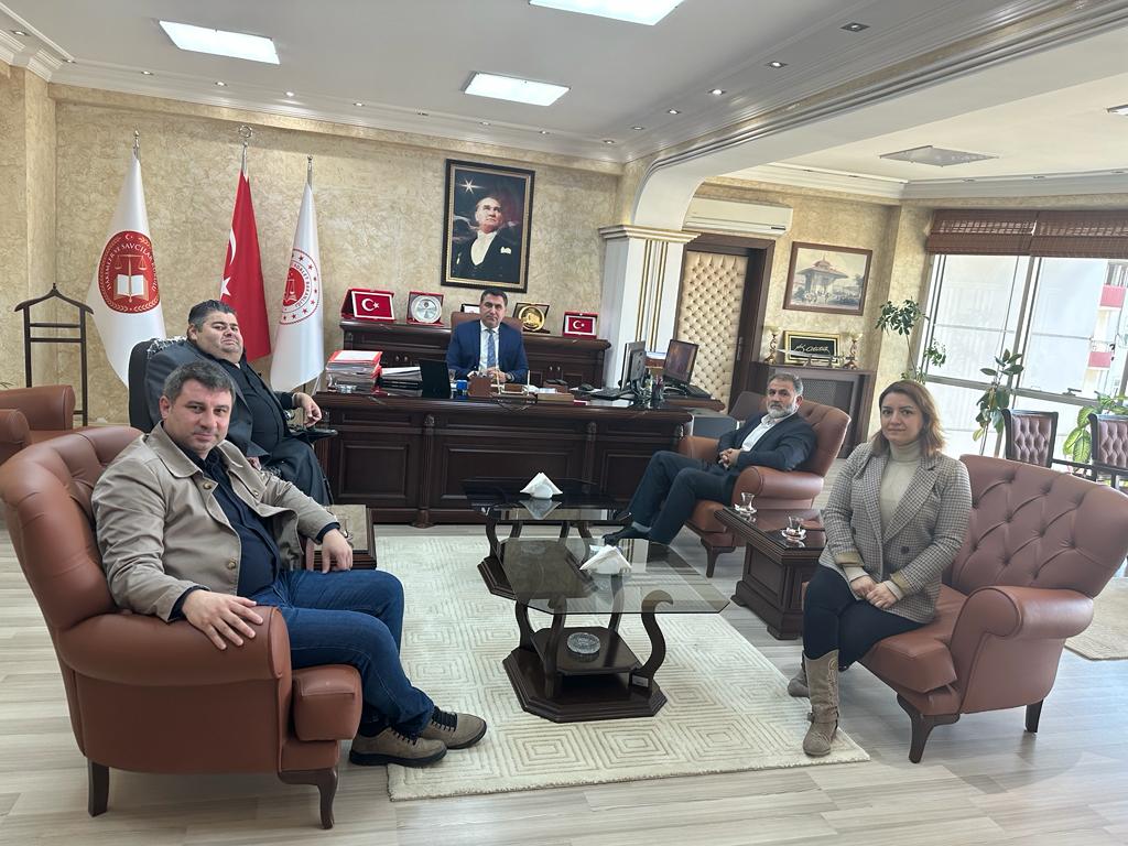 DEPREM BÖLGESİNDEN DÖNEN CUMHURİYET BAŞSAVCISI ORMANCI'YA ZİYERET WhatsApp Image 2023 03 07 at 11.27.38