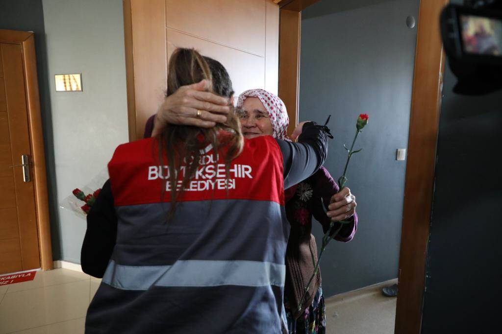 ÇEŞİTLİ İLLERDEN ORDU’YA GELEN KADIN DEPREMZEDELER UNUTULMADI c