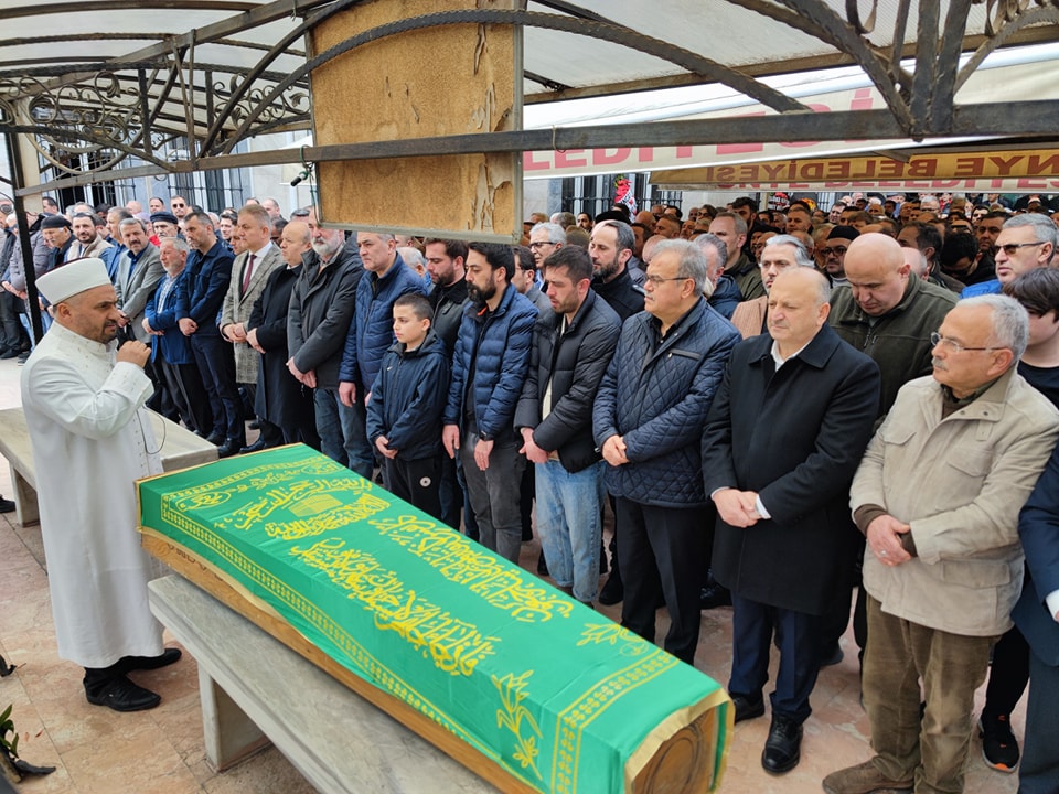 ÜNYE ARİF ERGÜN'Ü SON YOLCULUĞUNA UĞURLADI ce2