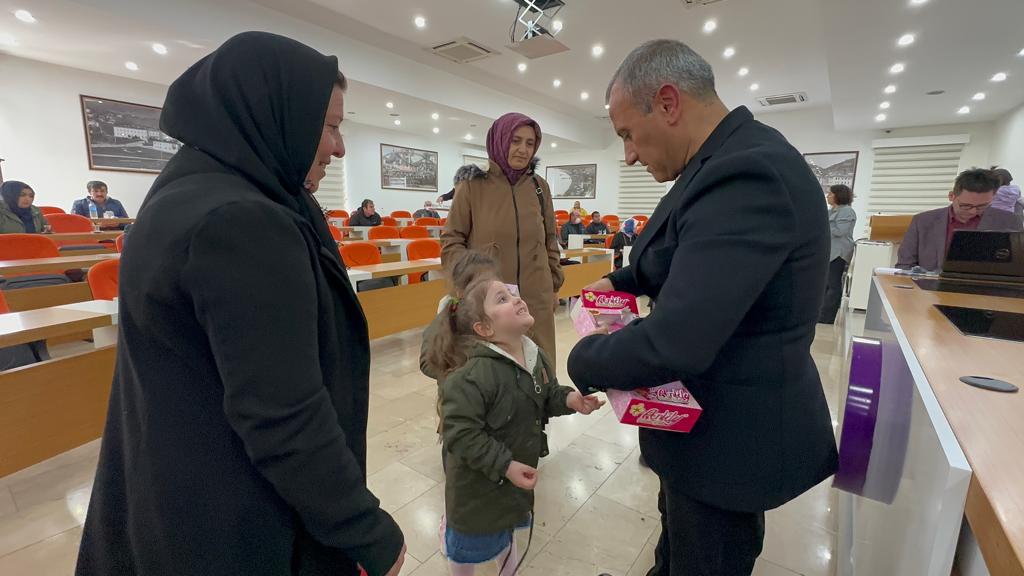 <strong>Halk Günü Kaldığı Yerden Devam Etti</strong> h1
