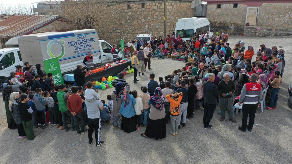 HER ŞEY ÇOCUKLAR GÜLSÜN DİYE h2 1