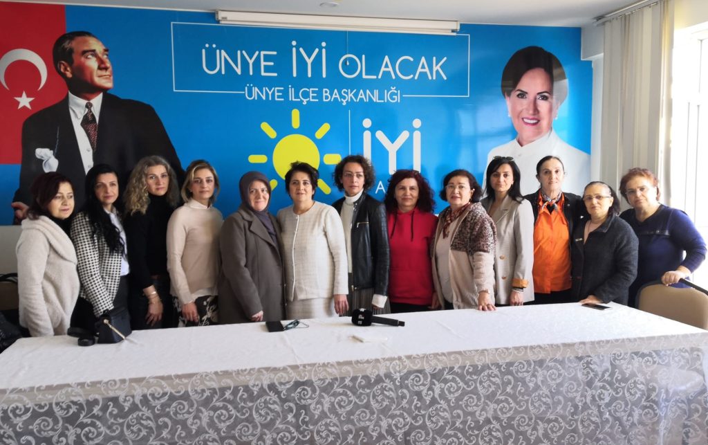 İYİ PARTİ DEPREMZEDELER İÇİN''ULUSAL DESTEK ÇAĞRISI''NDA BULUNDU i