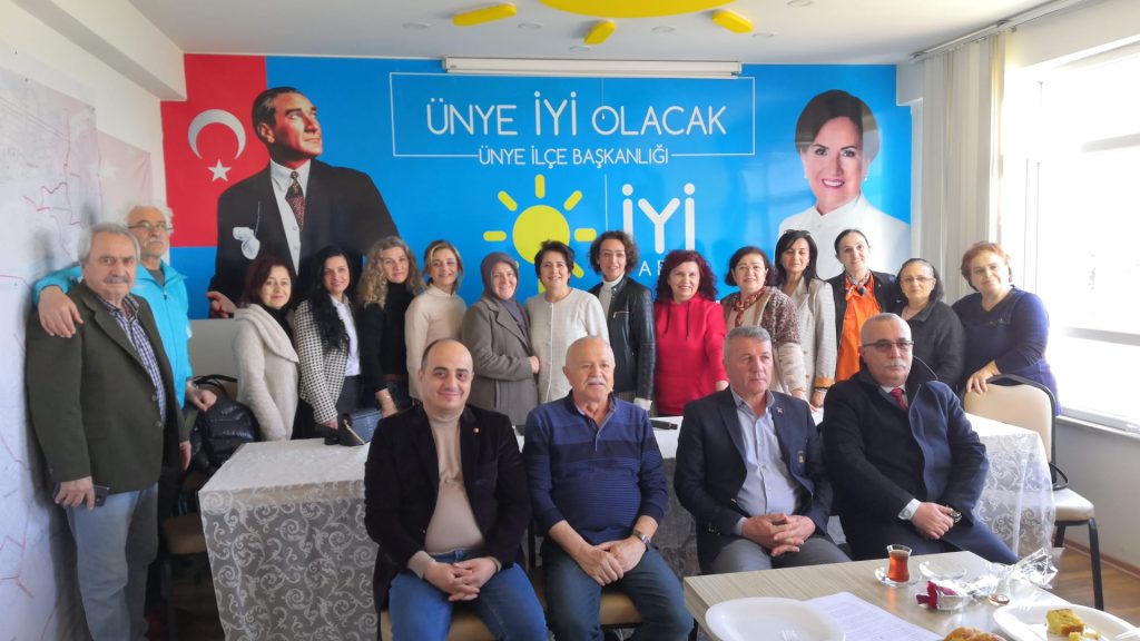 İYİ PARTİ DEPREMZEDELER İÇİN''ULUSAL DESTEK ÇAĞRISI''NDA BULUNDU i1