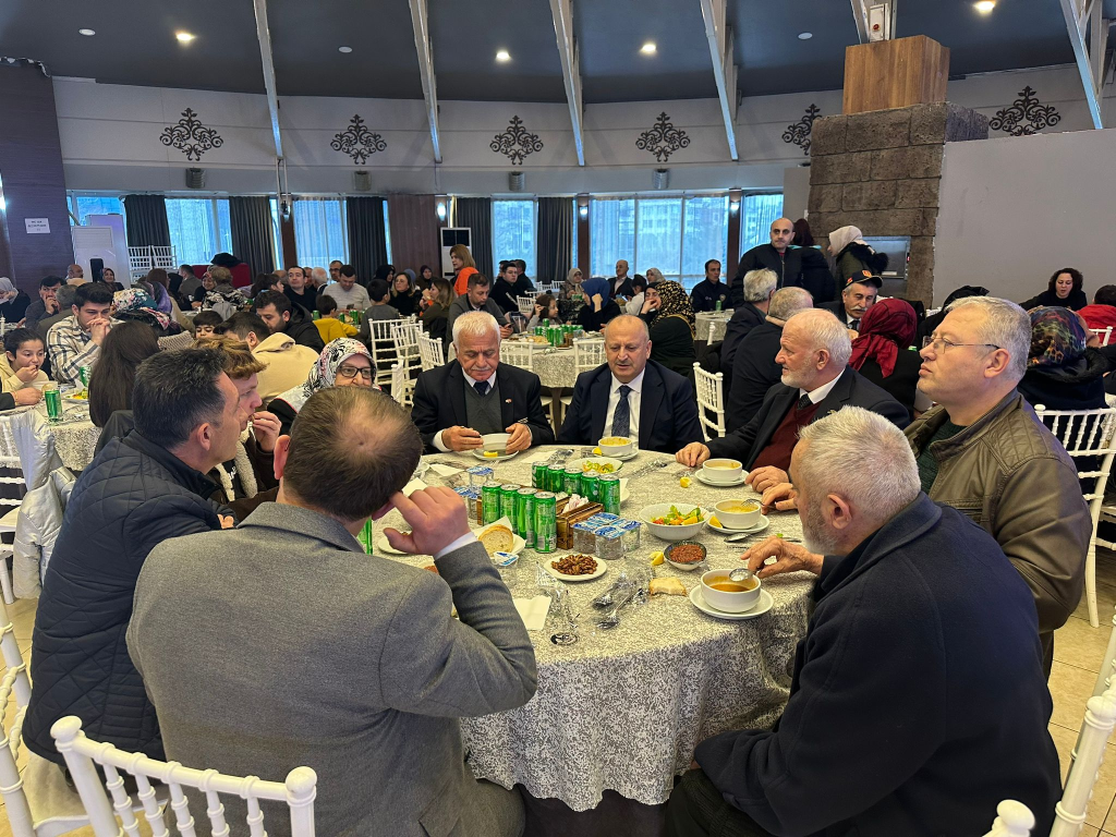 <strong>ÇANAKKALE ZAFERİ’NİN 108’NCİ YILDÖNÜMÜ COŞKUYLA KUTLANDI</strong> image 21