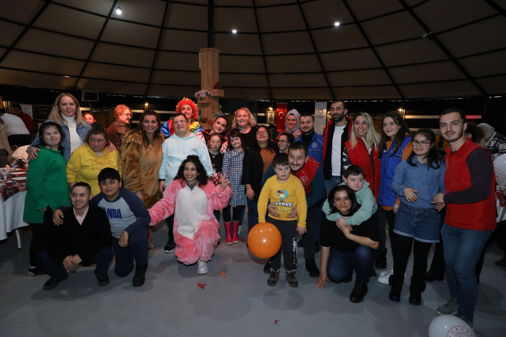 BÜYÜKŞEHİR’DEN DOWN SENDROMLU ÇOCUKLARA ÖZEL ETKİNLİK image 35