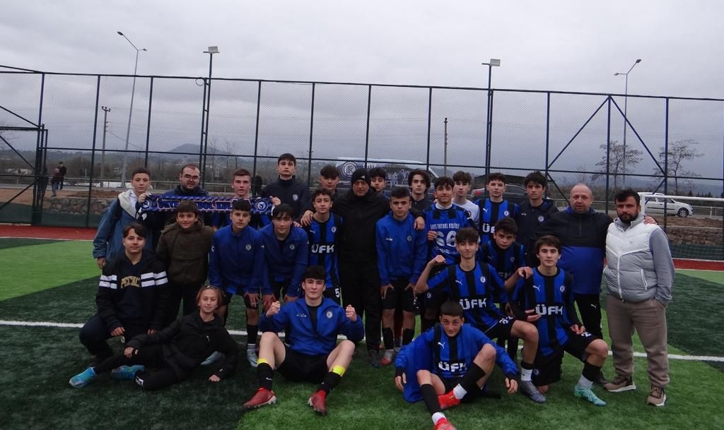 İki Ünye takımının karşı karşıya geldiği U-15 Ligi Play-Off çeyrek