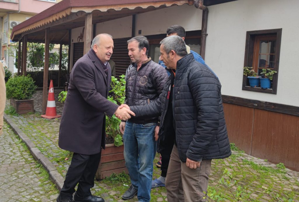 <strong>ÜNYE BELEDİYESİ’NDEN İHTİYAÇ SAHİBİ VATANDAŞLAR GIDA KOLİSİ YARDIMI</strong> mu1