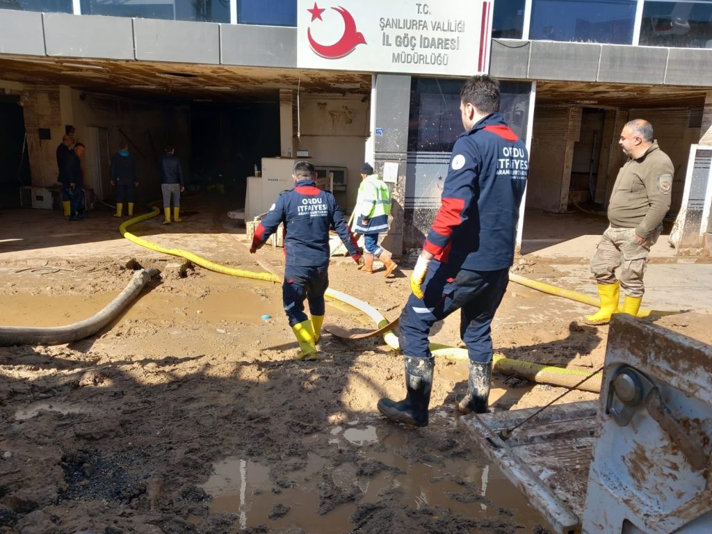 ŞANLIURFA’DA SELİN YARALARI SARILIYOR sa2