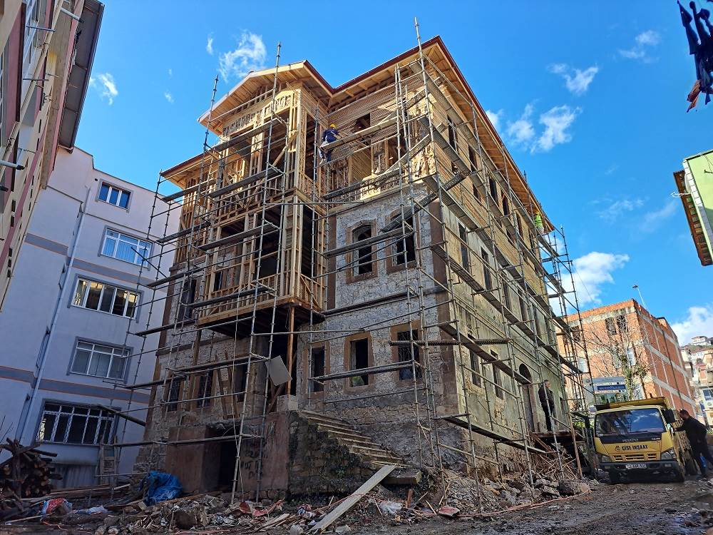 SELİMİYE KONAKTA RESTORASYON SÜRÜYOR se