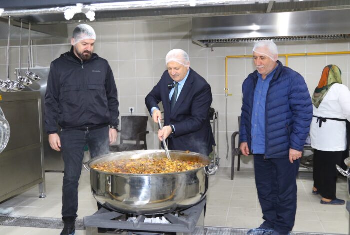 ÜNYE BELEDİYESİ AŞEVİ HİZMETE GİRDİ u 1