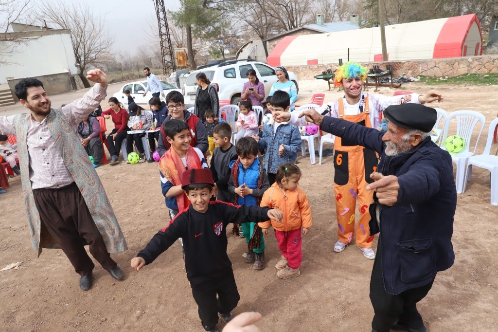 ULAŞILMADIK ÇOCUK KALMASIN DİYE u