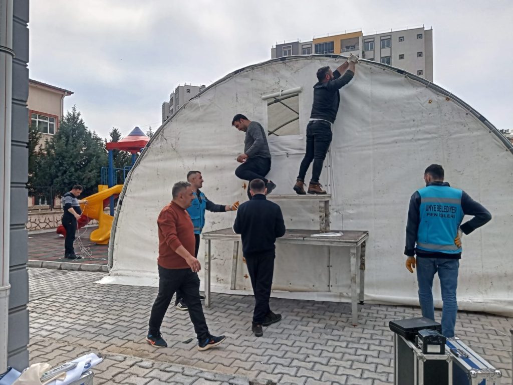ÜNYE BELEDİYESİ’NDEN BİR GÖNÜL SOFRASI DA DEPREM BÖLGESİNE… u2 1