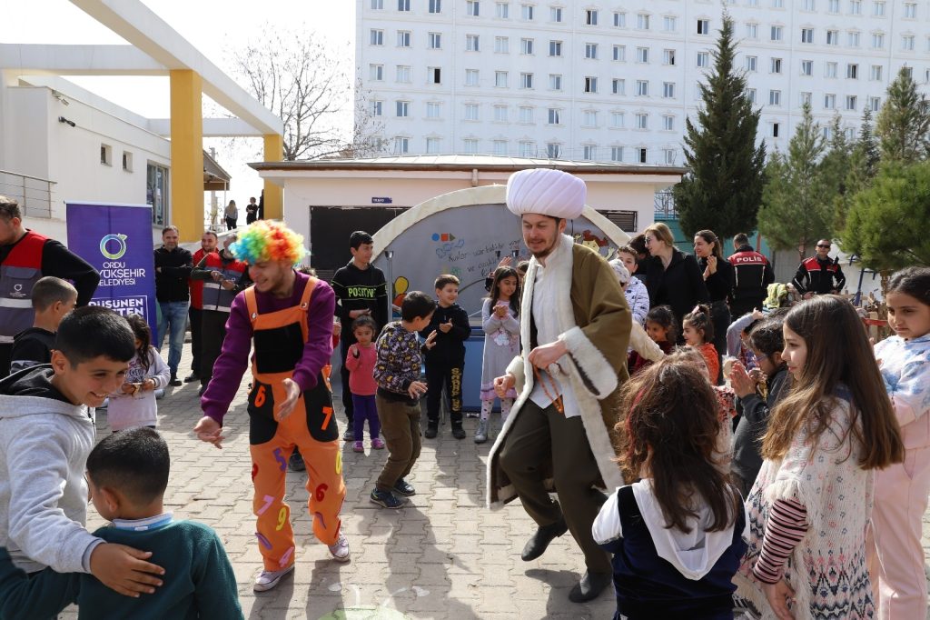 ULAŞILMADIK ÇOCUK KALMASIN DİYE u2