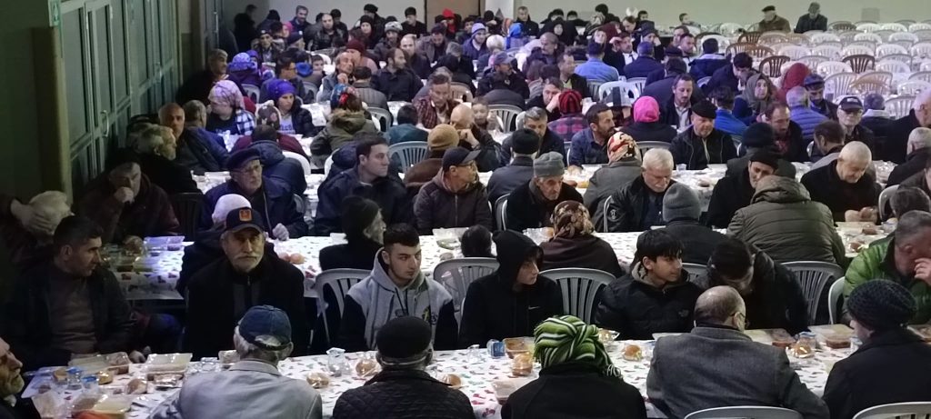 <strong>ÜNYELİLER GÖNÜL SOFRASINDA BULUŞTU</strong> un1