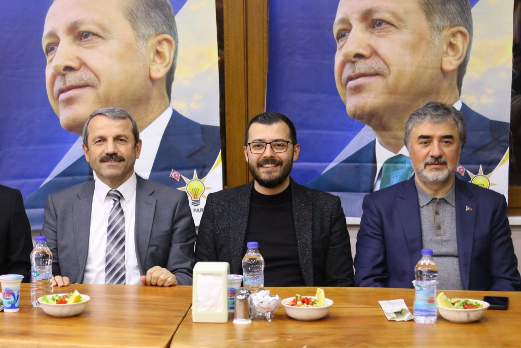 AKKUŞLU GENÇLERDEN MUHTEŞEM KARŞILAMA A8