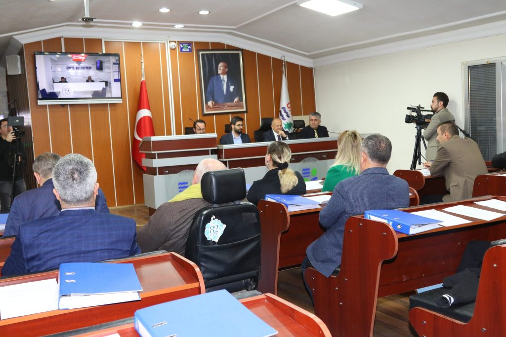 BELEDİYE MECLİSİ’NDEN BAŞKAN TAVLI’YA TAM NOT BE1