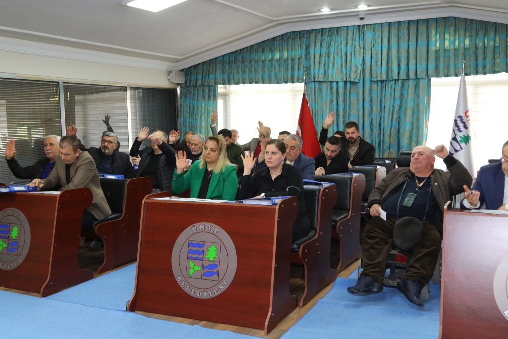 BELEDİYE MECLİSİ’NDEN BAŞKAN TAVLI’YA TAM NOT BE3