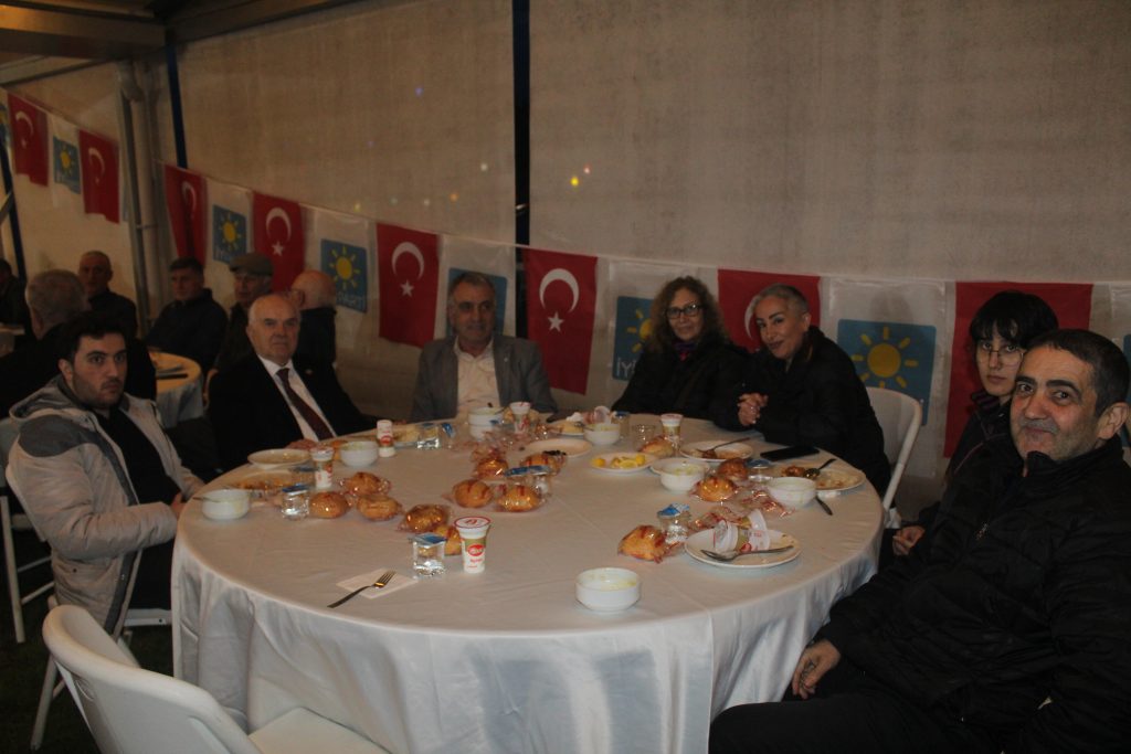İYİ PARTİ TEŞKİLATI İFTAR PROGRAMINDA BULUŞTU IMG 8345