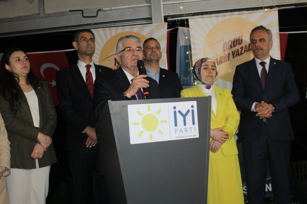 İYİ PARTİ TEŞKİLATI İFTAR PROGRAMINDA BULUŞTU IMG 8363