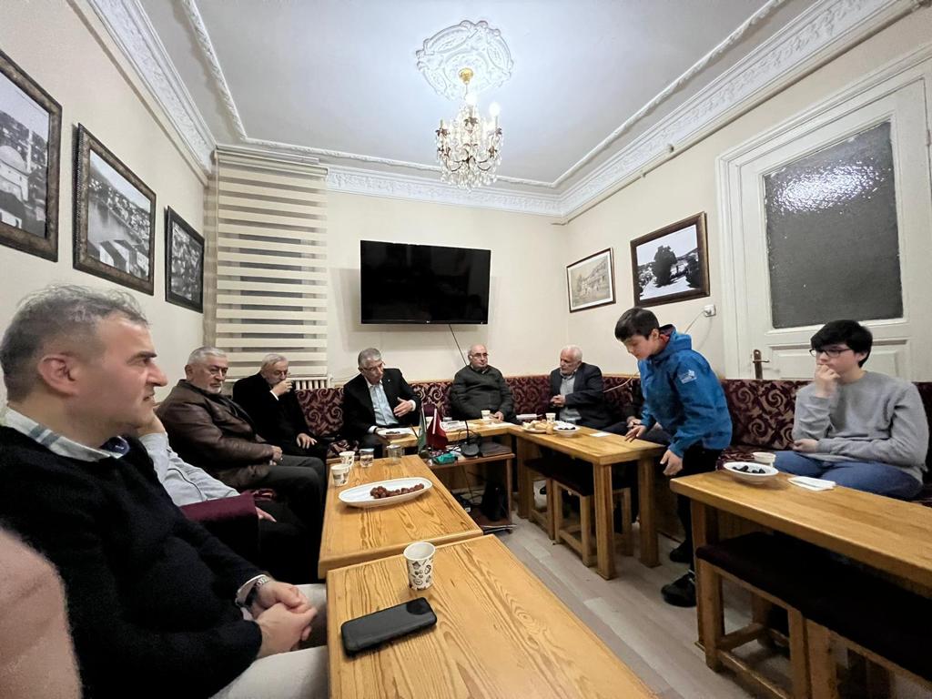 ÜNDER'de İftar Sohbeti UN1