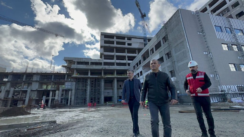 Vali Sonel, Ordu Şehir Hastanesi İnşaatında İncelemede Bulundu V1
