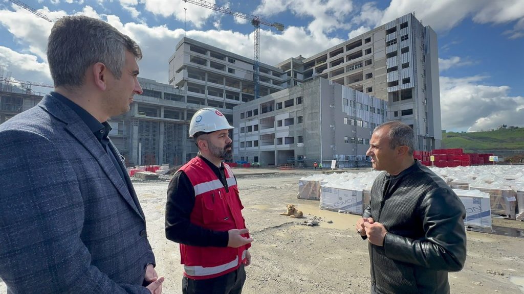 Vali Sonel, Ordu Şehir Hastanesi İnşaatında İncelemede Bulundu V2