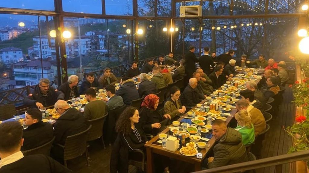 ÜNYE TİCARET BORSASI ÜYELERİ İFTARDA bo1