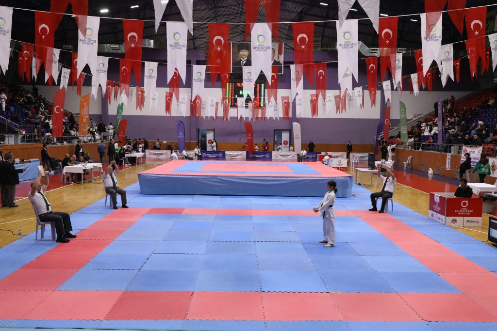 KARATE STİL ŞAMPİYONASI BAŞLADI k2