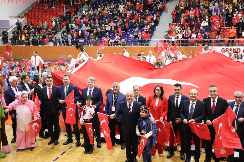 23 Nisan Ulusal Egemenlik ve Çocuk Bayramı Törenlerle Kutlandı m