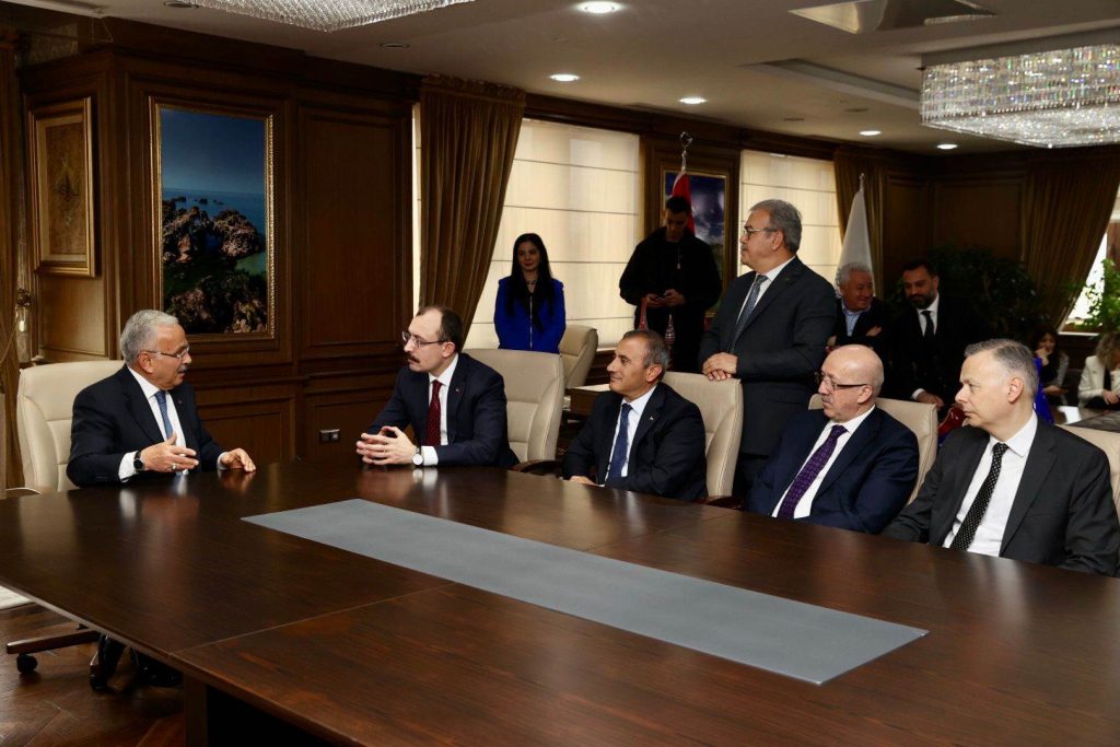 BAKAN MUŞ BÜYÜKŞEHİRDE mu1