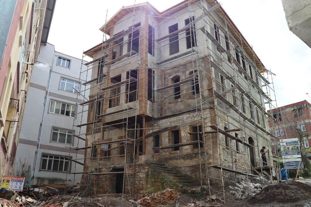TARİHİ SELİMİYE KONAĞIN RESTORASYONU SÜRÜYOR se