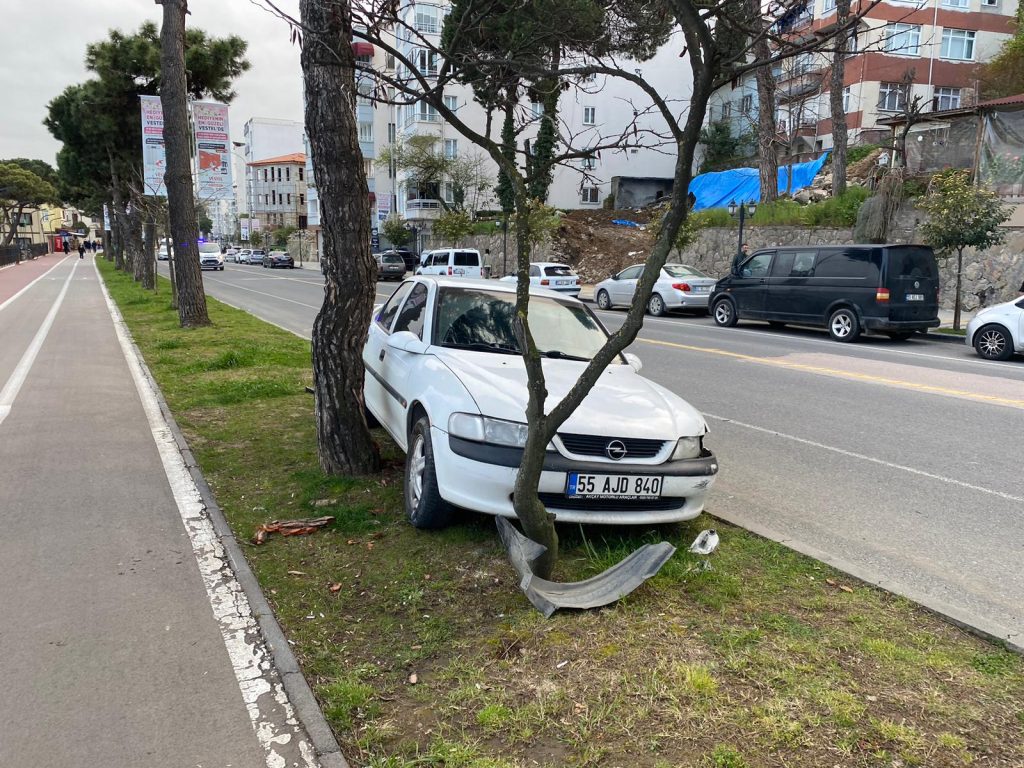KONTROLDEN ÇIKAN ARAÇ KALDIRIMA ÇIKTI t1