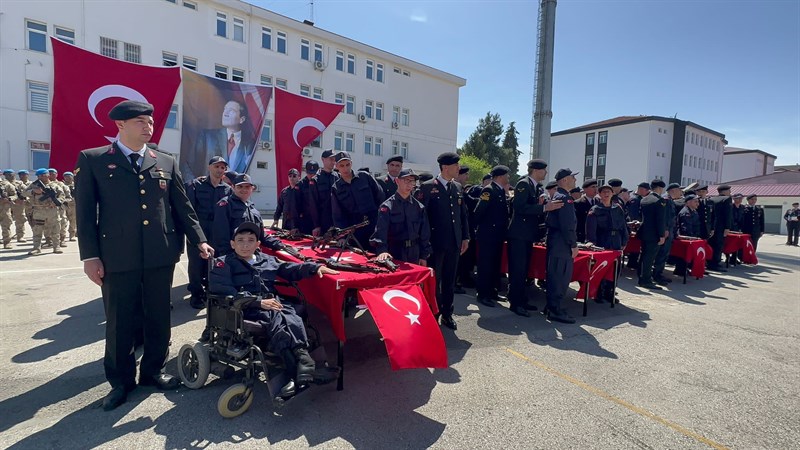 Engeli Olan Gençlerimizin Askerlik Mutluluğu EN6