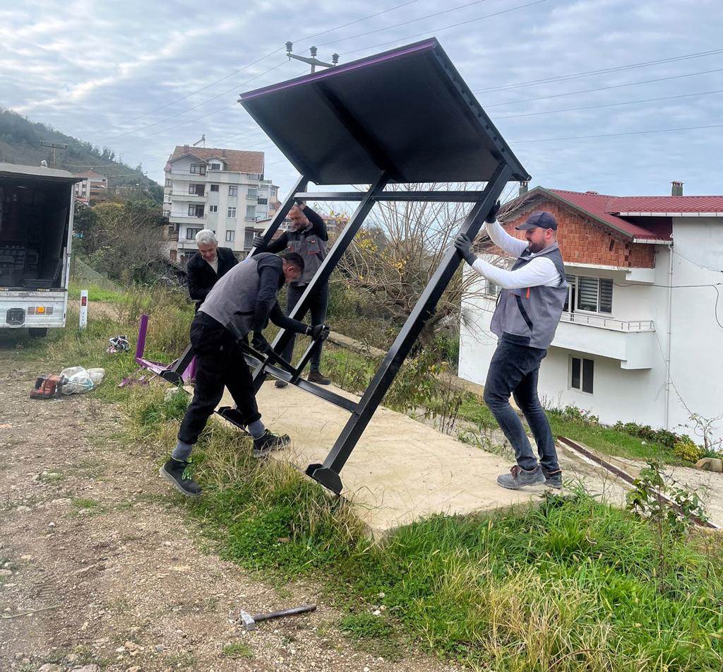ORDU'DA YOLCU BEKLEME DURAKLARINI HÜKÜMLÜ VE TUTUKLULAR ÜRETİYOR O1