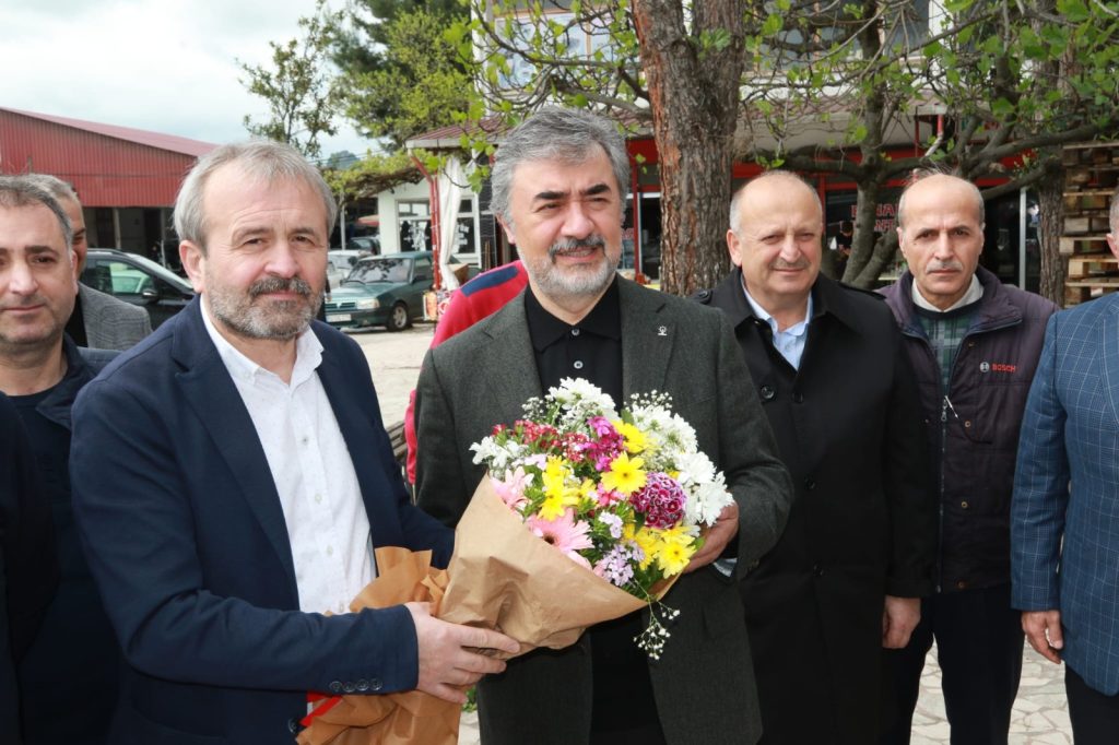 Milletvekili Adayı Hamarat Sanayi Sitesi’ni ziyaret etti. ali