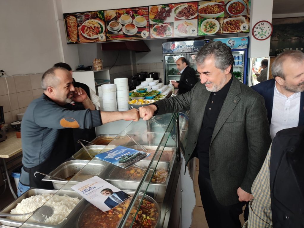 Milletvekili Adayı Hamarat Sanayi Sitesi’ni ziyaret etti. ali2