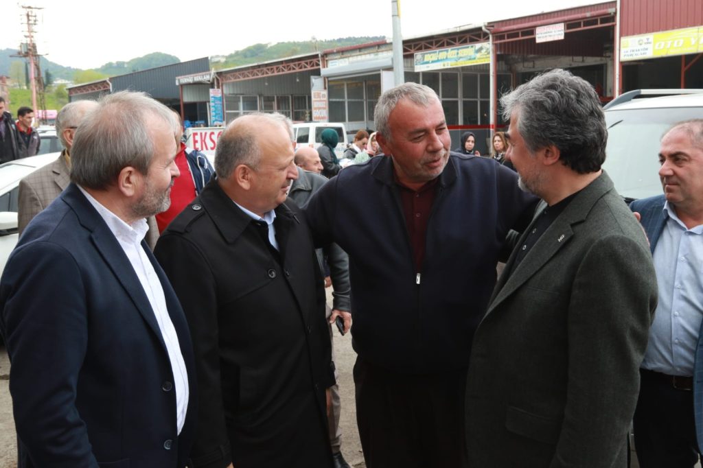 Milletvekili Adayı Hamarat Sanayi Sitesi’ni ziyaret etti. ali3