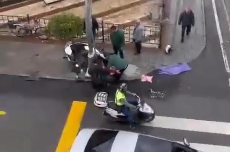 MOTOSİKLET VE KAMYON ÇARPIŞTI c 5