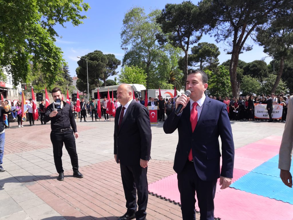 ÜNYE'DE 19 MAYIS PROGRAMI COŞKUYLA KUTLANDI c3