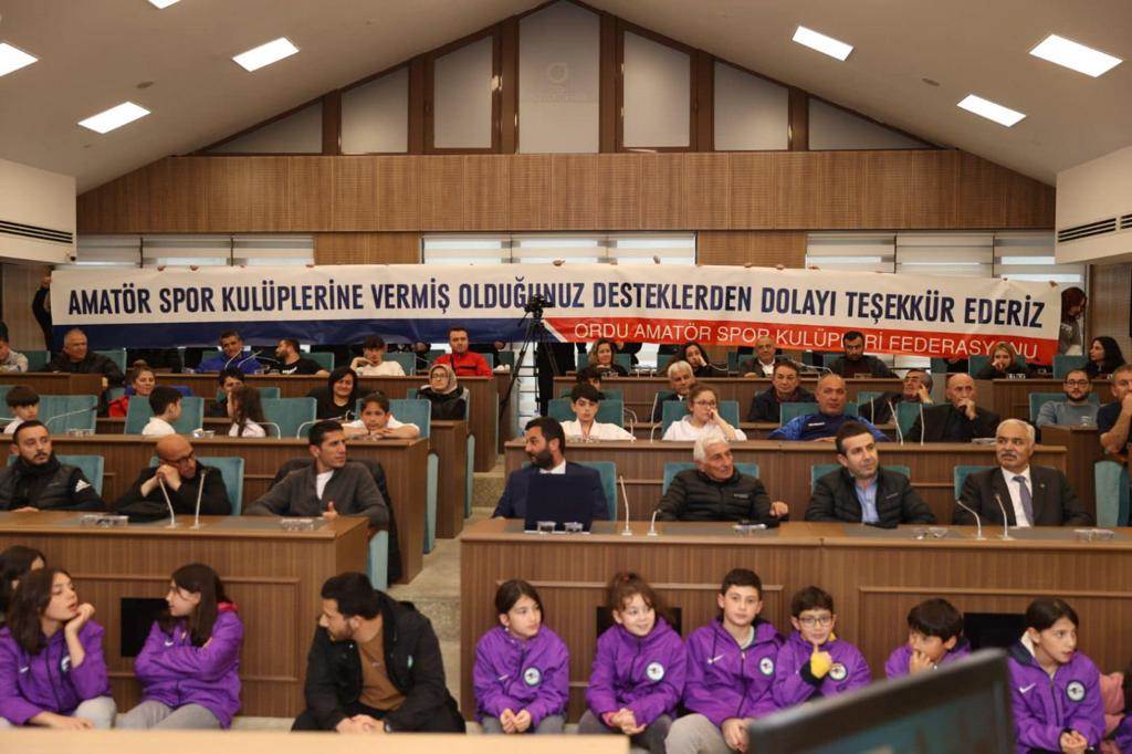 BÜYÜKŞEHİR’DEN AMATÖR SPOR KULÜPLERİNE BÜYÜK DESTEK de2