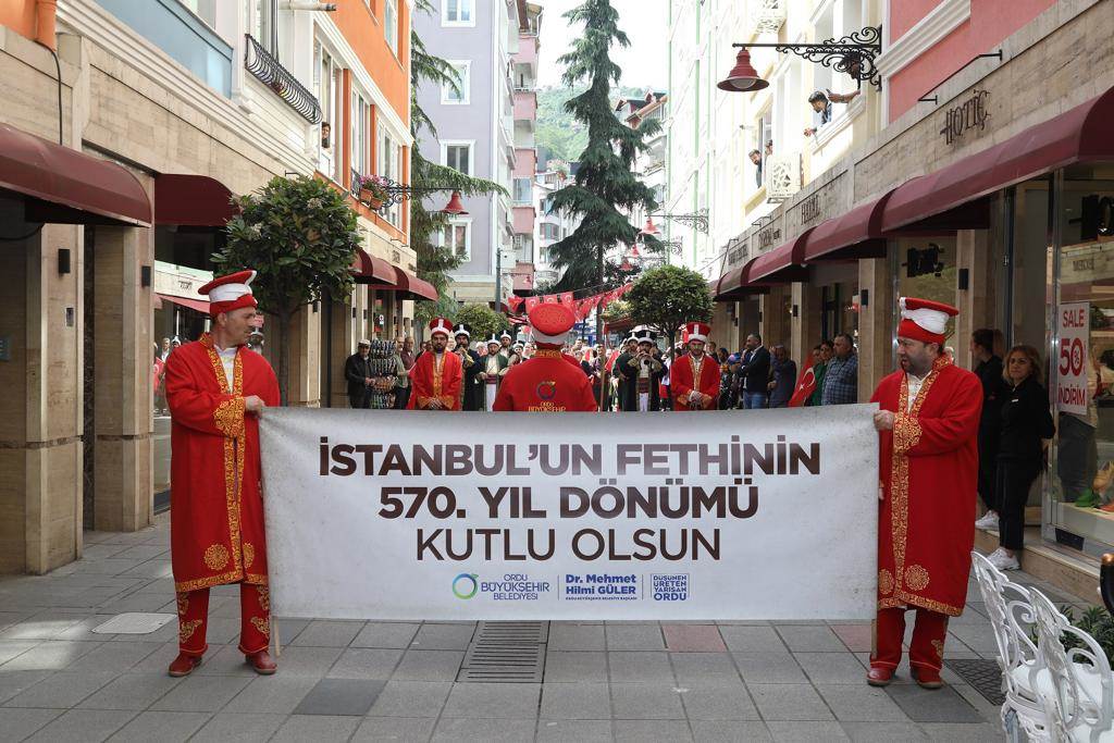 İSTANBUL’UN FETHİ COŞKUYLA KUTLANDI i 2