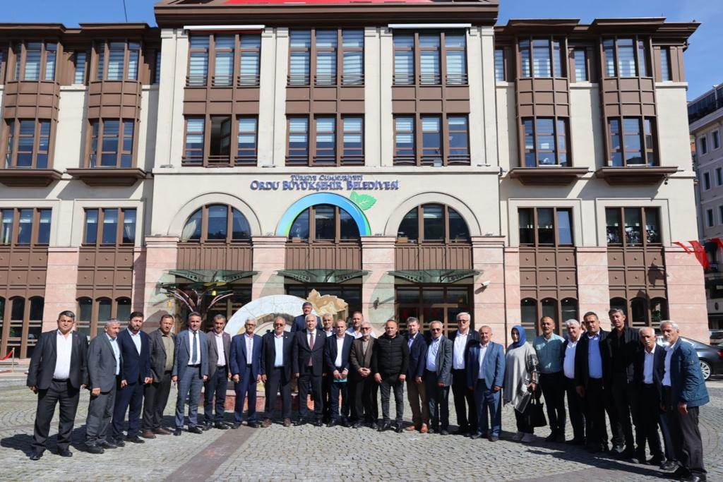 İKİZCELİ MUHTARLARDAN BAŞKAN GÜLER’E TEŞEKKÜR i2 1