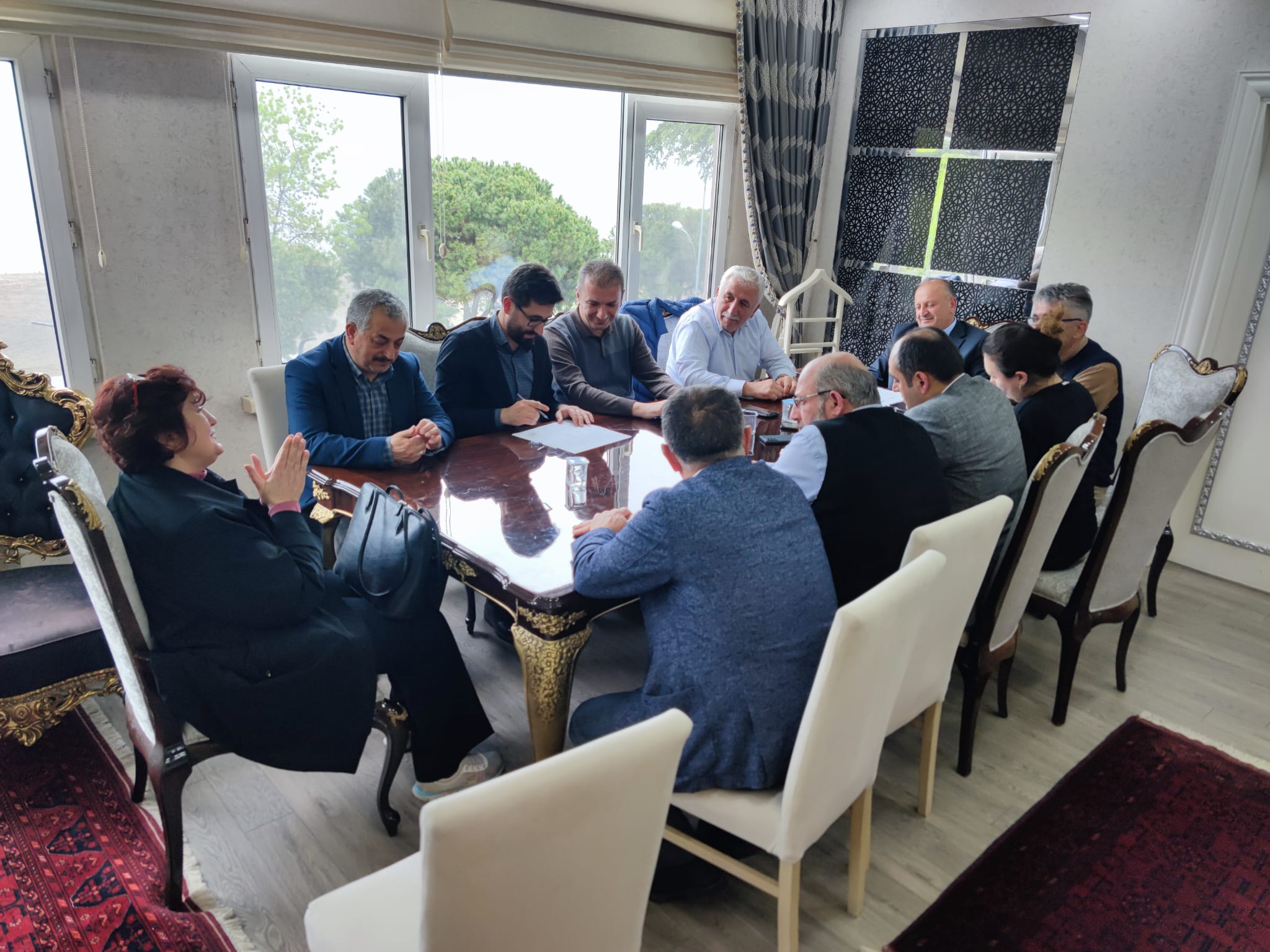ÜNYE BELEDİYE İŞ MERKEZİNDE 21 İŞYERİNDE 60 MİLYON LİRALIK SATIŞ
