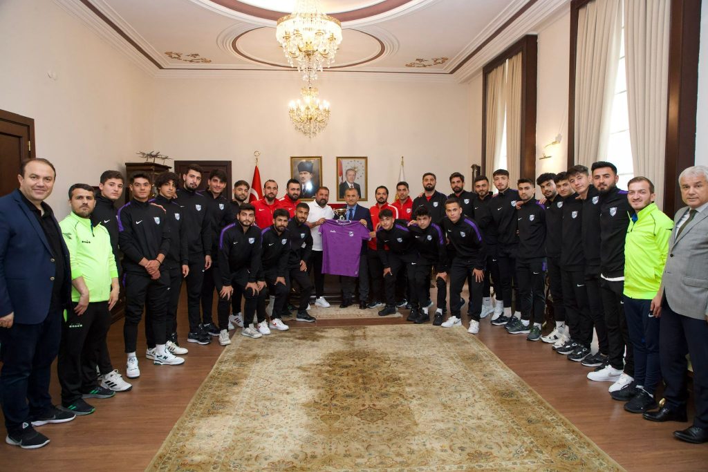 Şampiyon Orduspor’dan, Vali Sonel’e Teşekkür Ziyareti s2 3
