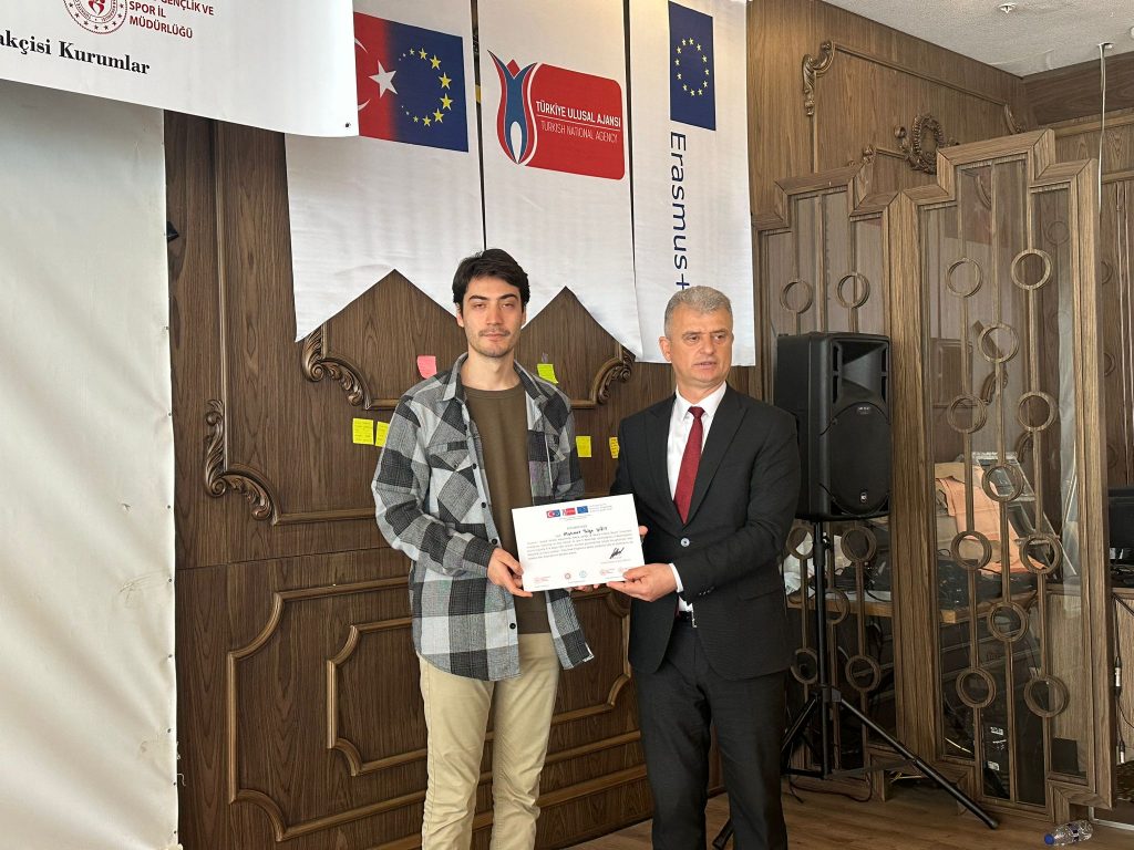 ÜNYE GENÇLİK MERKEZİ PROJE ORTAĞI OLDU u16