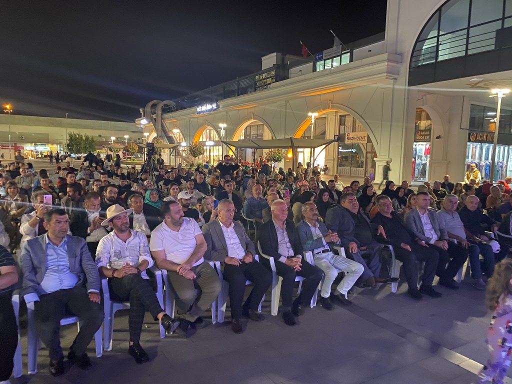 ÜNSAK VE BEYAZAY’DAN MUHTEŞEM KONSER KO1
